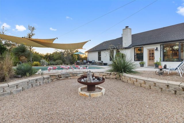 120 Oak Springs DR, Dripping Springs, TX 78620