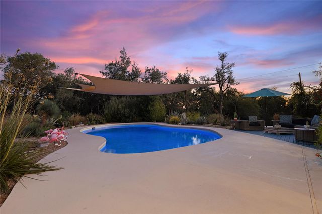 120 Oak Springs DR, Dripping Springs, TX 78620