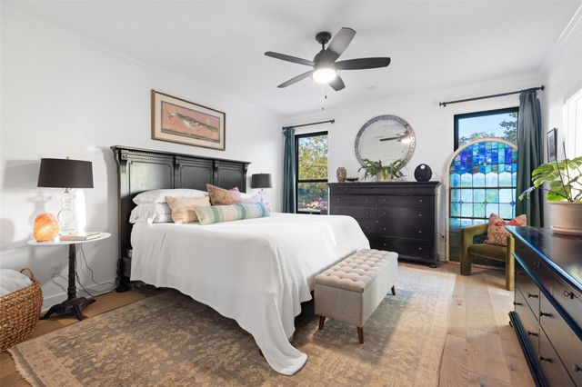 120 Oak Springs DR, Dripping Springs, TX 78620