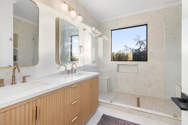 120 Oak Springs DR, Dripping Springs, TX 78620