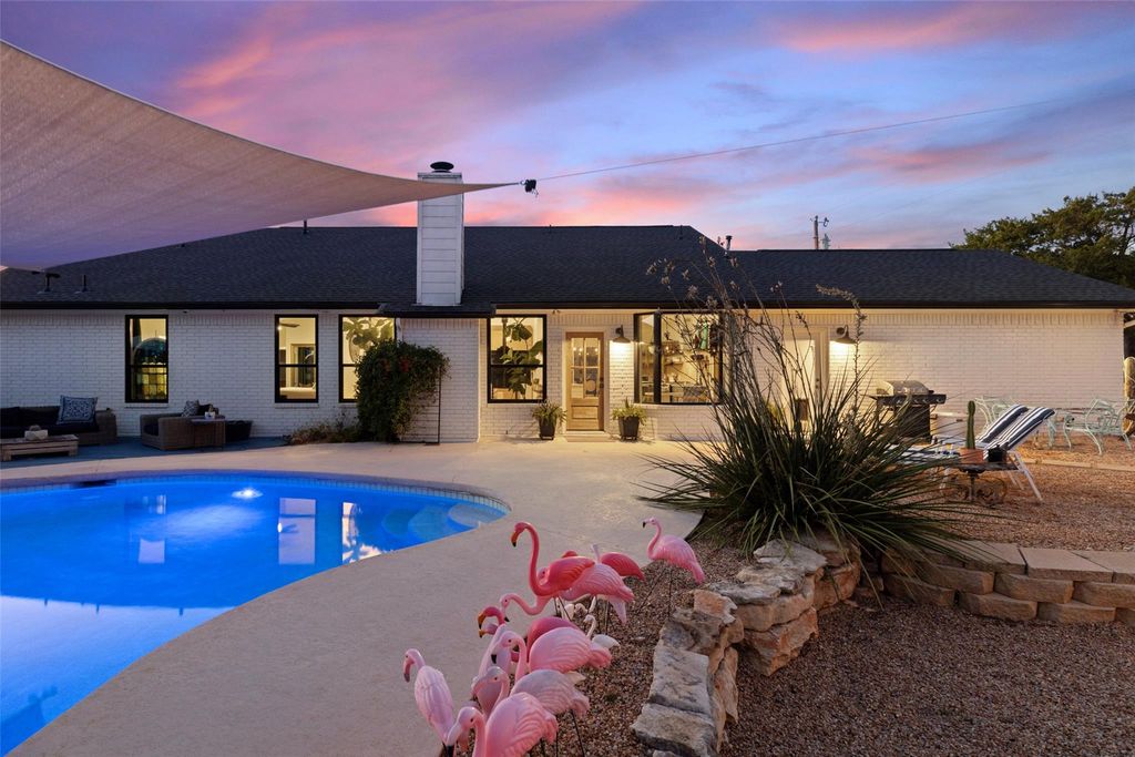 120 Oak Springs DR, Dripping Springs, TX 78620