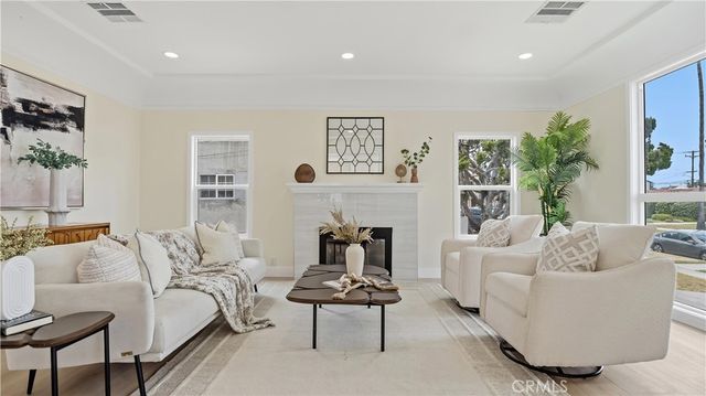 5513 S Mullen, Los Angeles, CA 90043