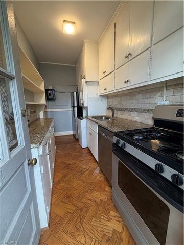 828 N Elm Street E4, Greensboro, NC 27401