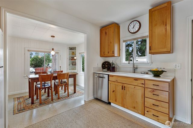 16003 15th Avenue SW, Burien, WA 98166