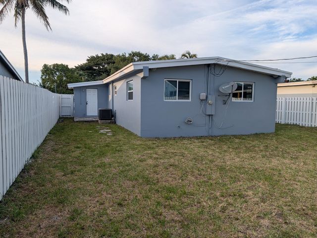 2990 NW 7th Court, Fort Lauderdale, FL 33311