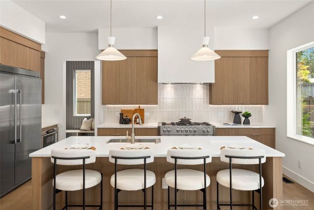 1255 169th Avenue NE, Bellevue, WA 98008