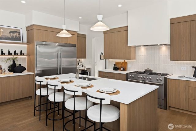 1255 169th Avenue NE, Bellevue, WA 98008
