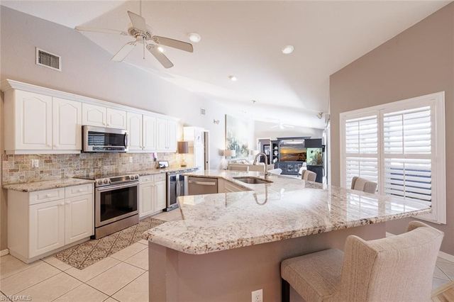 2828 SW 33rd TER, Cape Coral, FL 33914