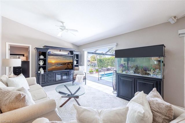 2828 SW 33rd TER, Cape Coral, FL 33914