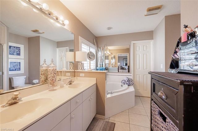 2828 SW 33rd TER, Cape Coral, FL 33914