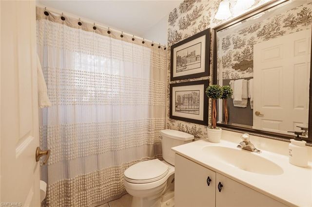 2828 SW 33rd TER, Cape Coral, FL 33914