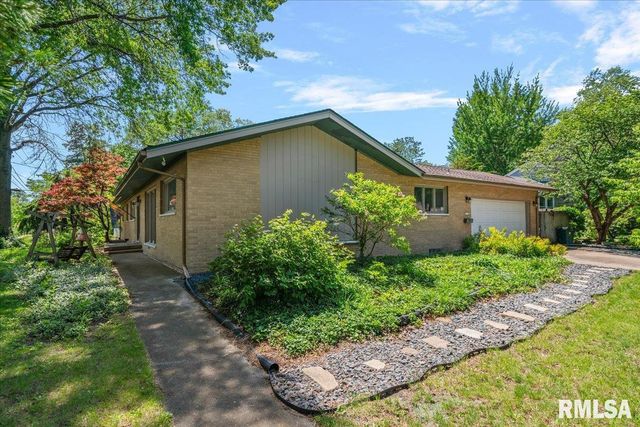 1900 PARKVIEW Drive, Springfield, IL 62704