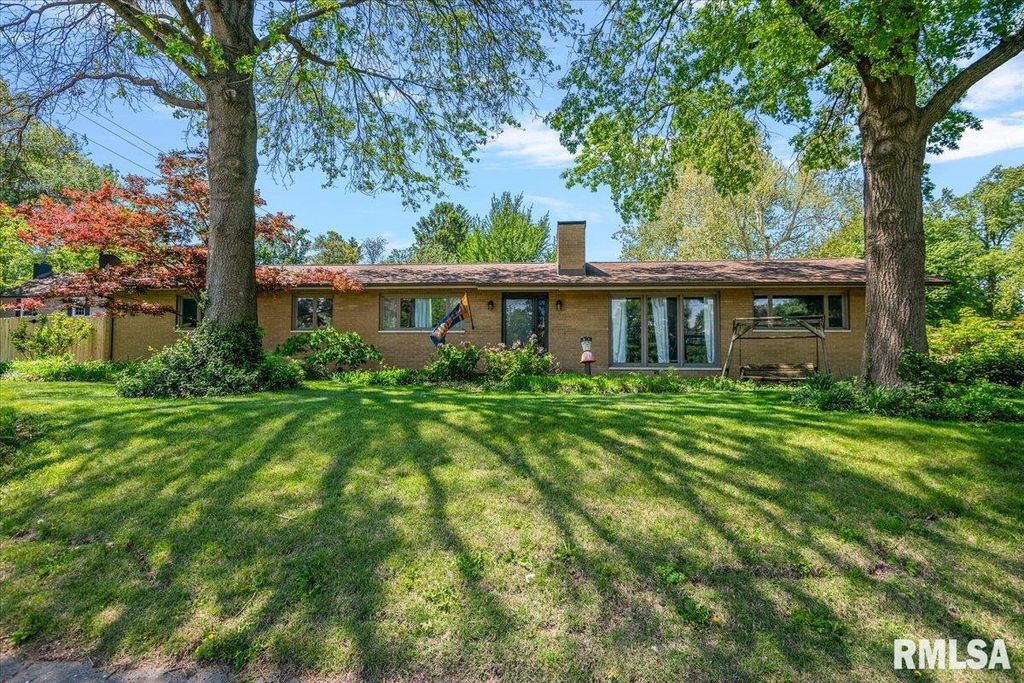 1900 PARKVIEW Drive, Springfield, IL 62704