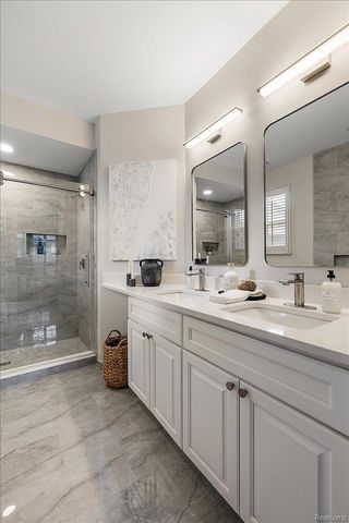 4404 Navin Field Lane, Troy, MI 48085