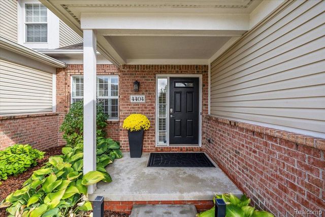 4404 Navin Field Lane, Troy, MI 48085