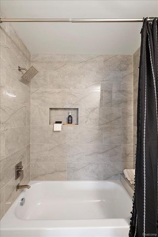 4404 Navin Field Lane, Troy, MI 48085