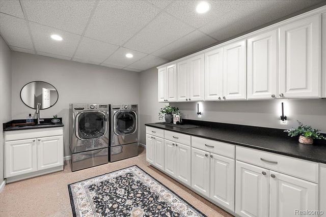 4404 Navin Field Lane, Troy, MI 48085