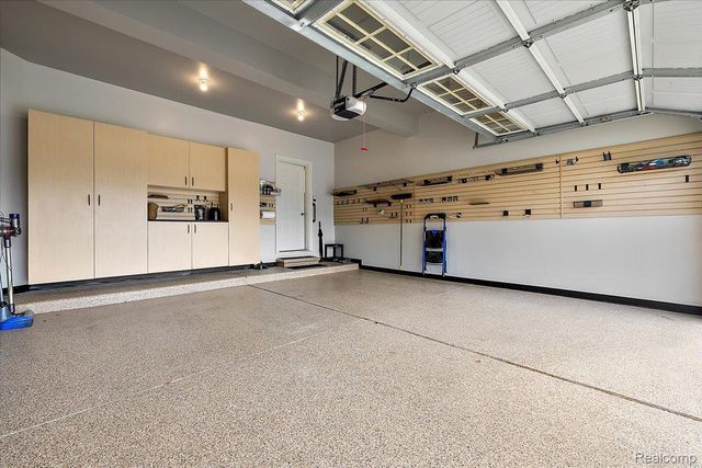 4404 Navin Field Lane, Troy, MI 48085