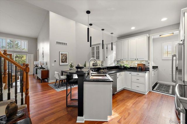 4404 Navin Field Lane, Troy, MI 48085