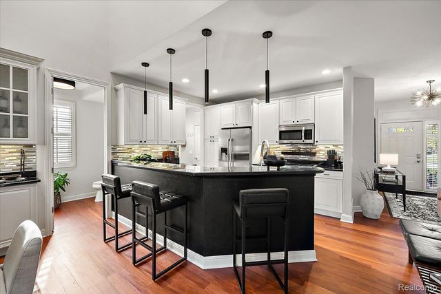 4404 Navin Field Lane, Troy, MI 48085