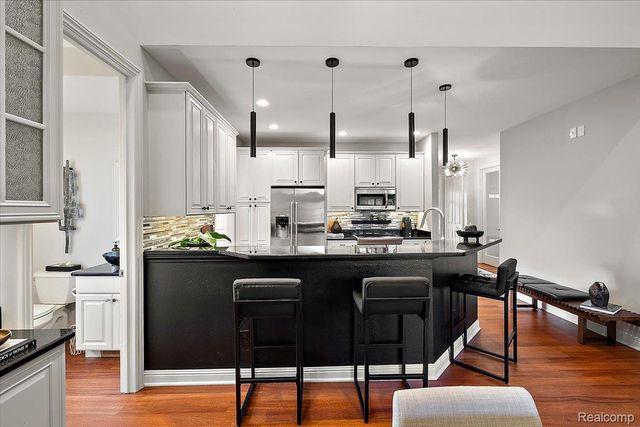 4404 Navin Field Lane, Troy, MI 48085