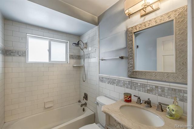 12457 Lyford Drive, Sterling Heights, MI 48312