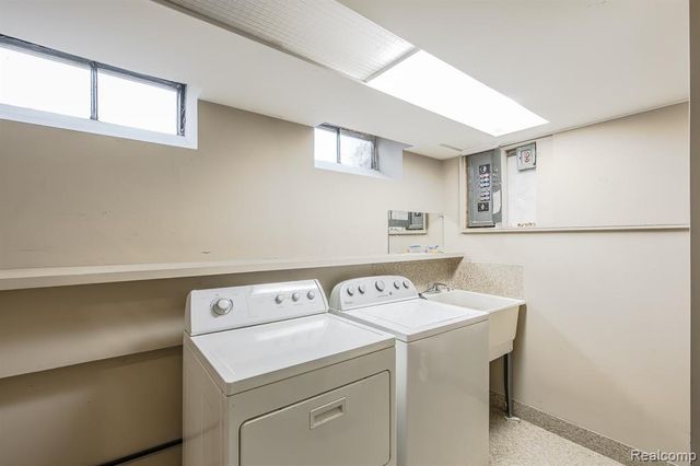 12457 Lyford Drive, Sterling Heights, MI 48312