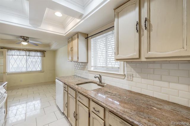 12457 Lyford Drive, Sterling Heights, MI 48312