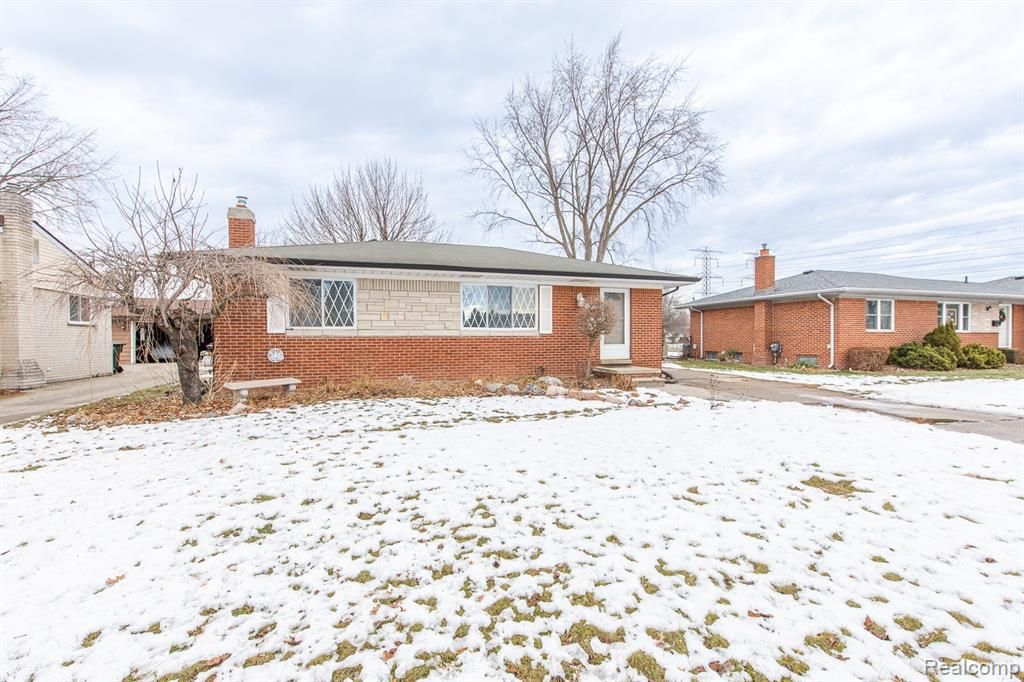 12457 Lyford Drive, Sterling Heights, MI 48312