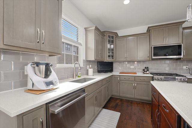 15303 S Oak Run Court, Lockport, IL 60441