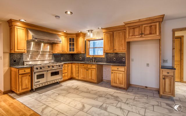 61 Beechwood Drive, Saranac Lake, NY 12983