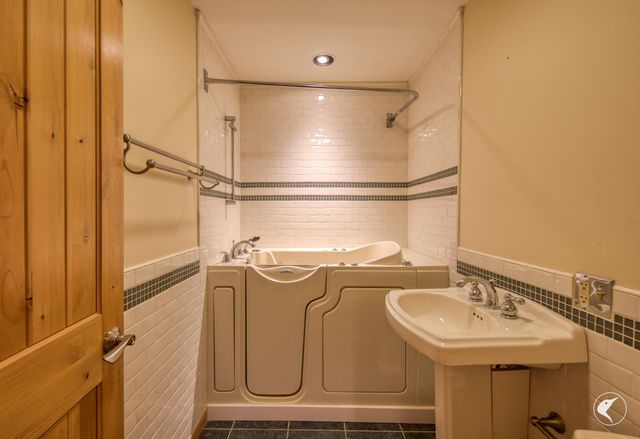 61 Beechwood Drive, Saranac Lake, NY 12983