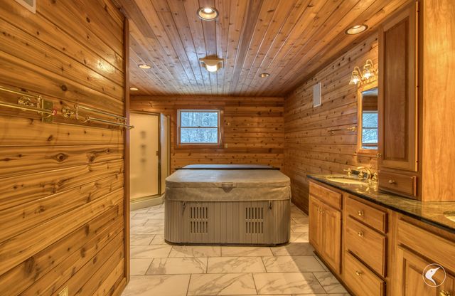 61 Beechwood Drive, Saranac Lake, NY 12983