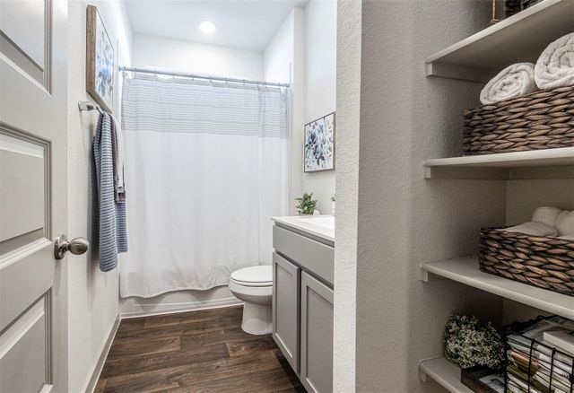 208 Greens Bayou TRL, Hutto, TX 78634