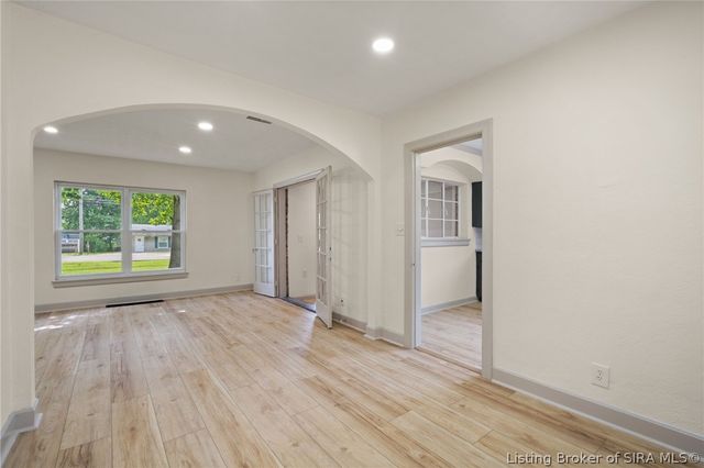2705 Charlestown Road, New Albany, IN 47150