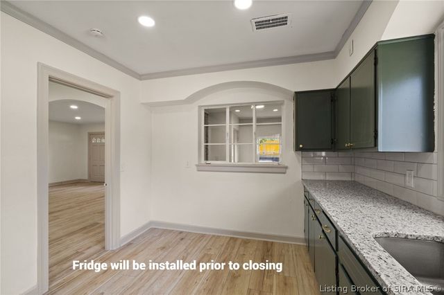 2705 Charlestown Road, New Albany, IN 47150