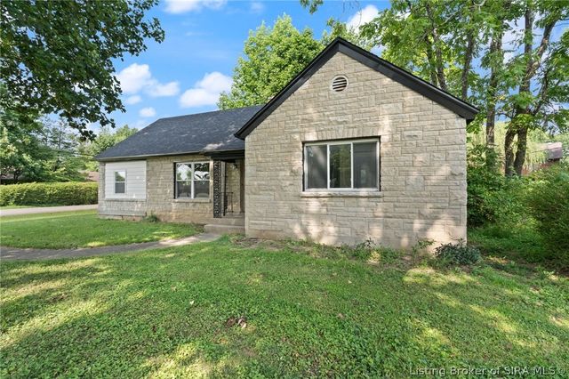 2705 Charlestown Road, New Albany, IN 47150