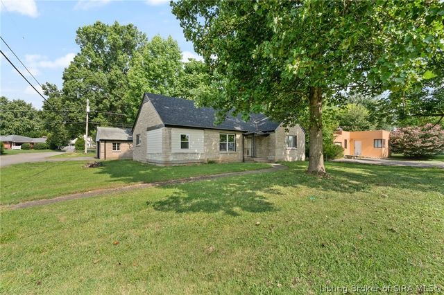 2705 Charlestown Road, New Albany, IN 47150