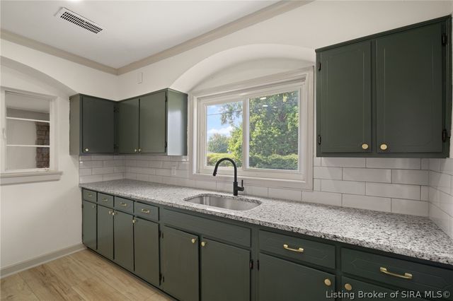 2705 Charlestown Road, New Albany, IN 47150