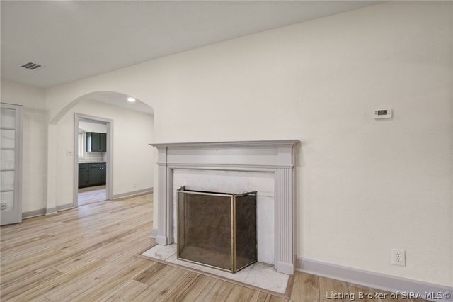 2705 Charlestown Road, New Albany, IN 47150