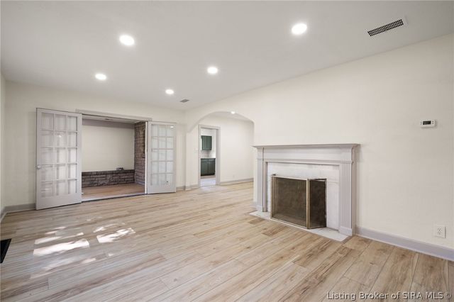 2705 Charlestown Road, New Albany, IN 47150