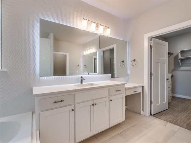 2425 Rumble Lane, Edmond, OK 73034