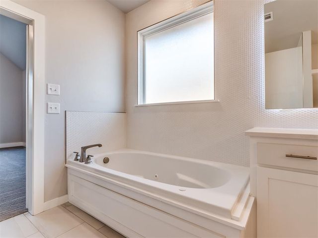 2425 Rumble Lane, Edmond, OK 73034