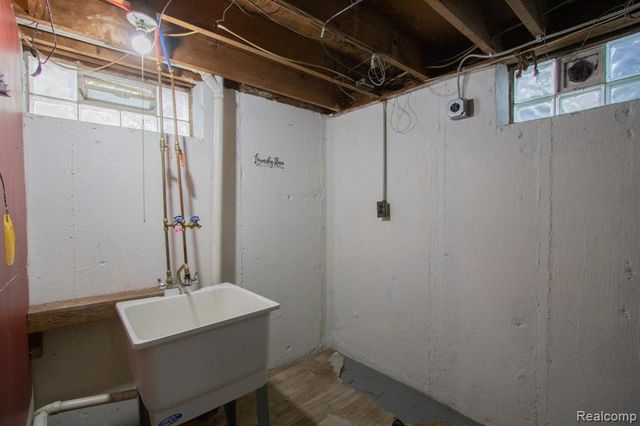 29864 Brooklane Street, Inkster, MI 48141