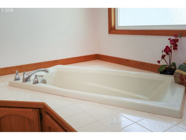 8917 Ne 28TH Ave, Vancouver, WA 98665