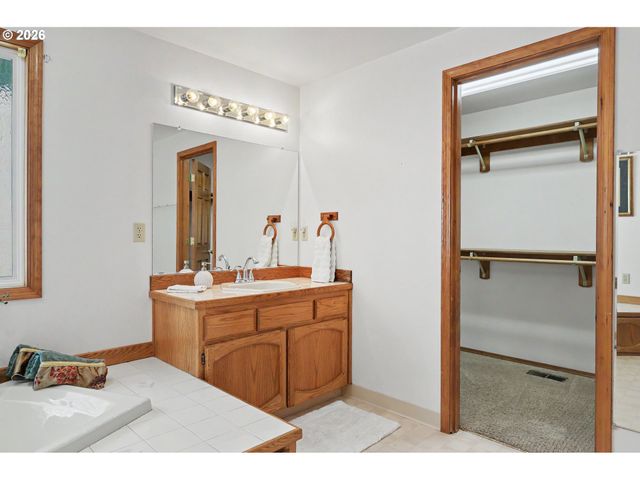 8917 Ne 28TH Ave, Vancouver, WA 98665