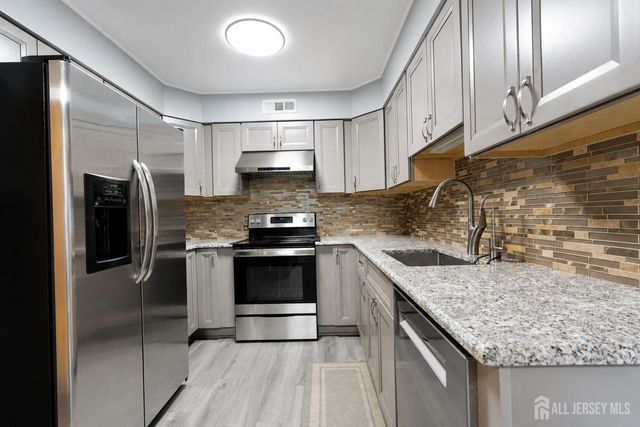 19 Rush Court, East Brunswick, NJ 08816