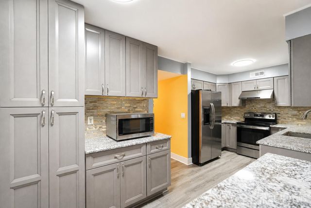 19 Rush Court, East Brunswick, NJ 08816