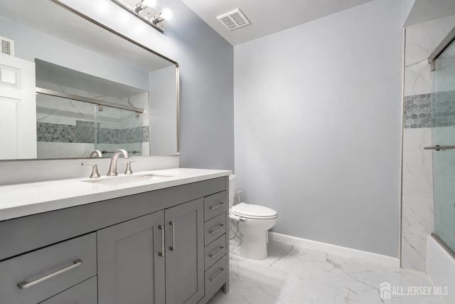 19 Rush Court, East Brunswick, NJ 08816