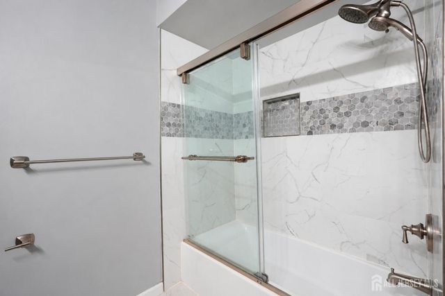 19 Rush Court, East Brunswick, NJ 08816